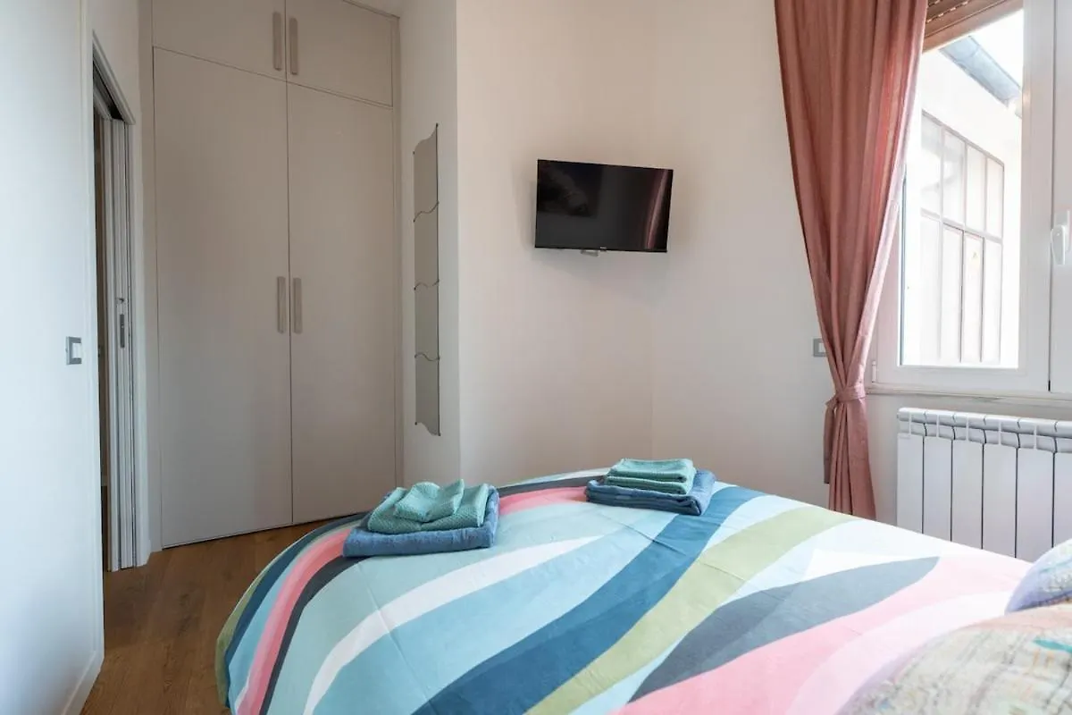 פיומבינו Senyum - Ampio Appartamento Con Ac A 2 Passi Dal Centro Storico 0*,