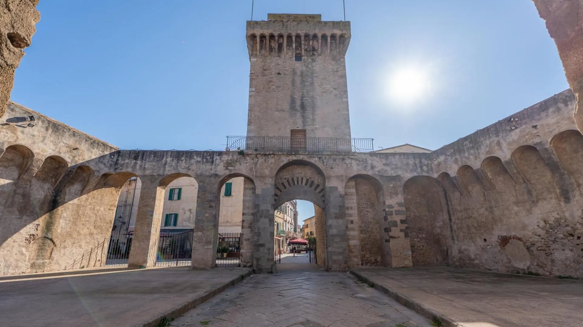 Appartement Senyum - Ampio Appartamento Con Ac A 2 Passi Dal Centro Storico Piombino Italië