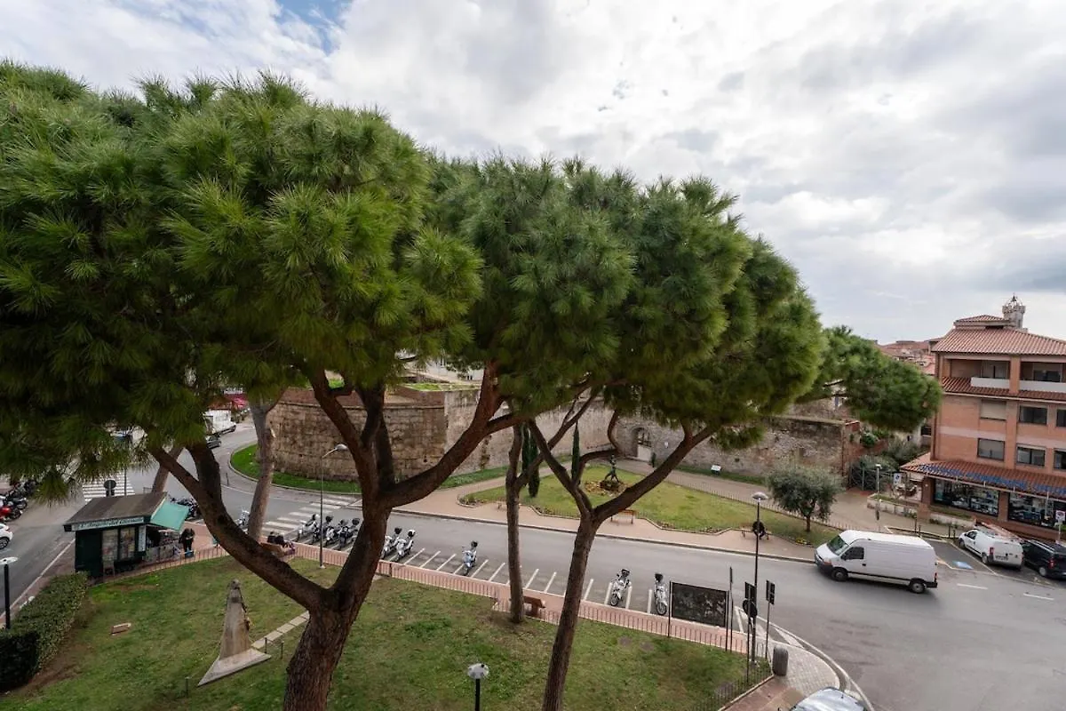 Senyum - Ampio Appartamento Con Ac A 2 Passi Dal Centro Storico Piombino Apartman