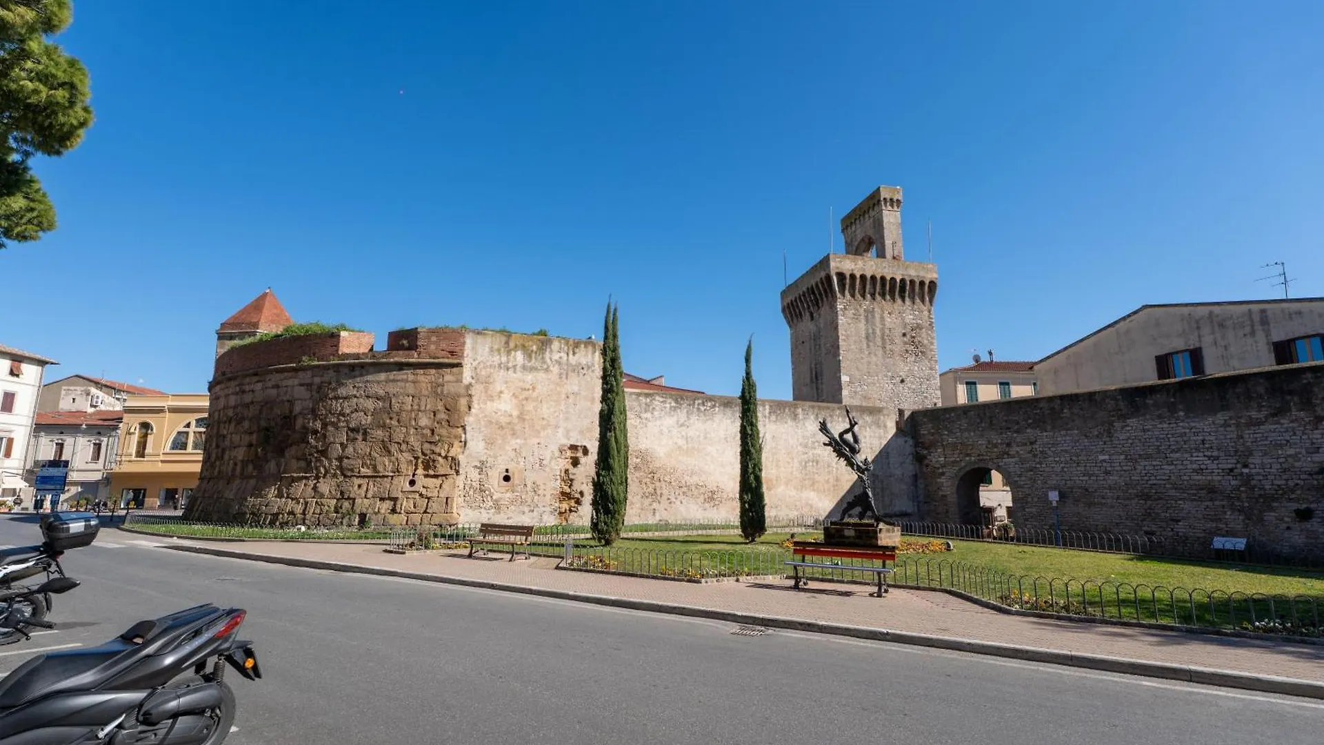 Senyum - Ampio Appartamento Con Ac A 2 Passi Dal Centro Storico Piombino Apartman